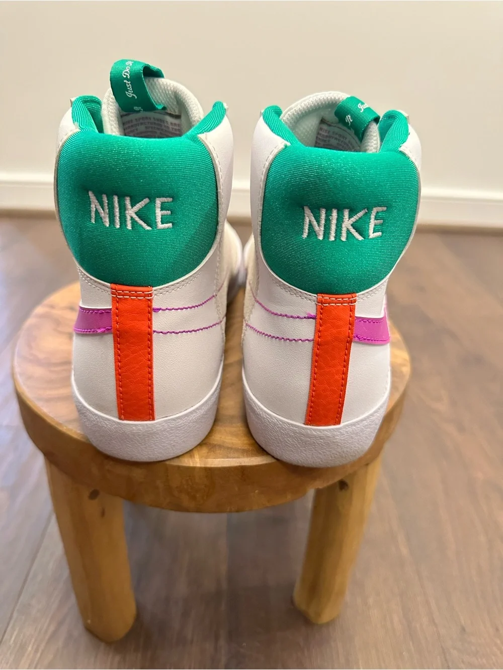 Nike Blazer Mid 77 White Pink Fuchsia Sneaker Shoes Size US 7Y / 8.5 Woman